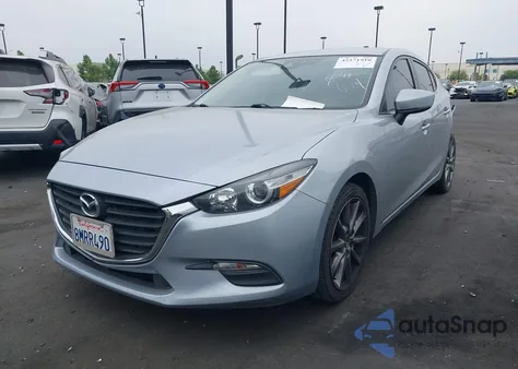 2018 Mazda Mazda3 Touring z USA, uszkodzony, nr VIN 3MZBN1V32JM201221